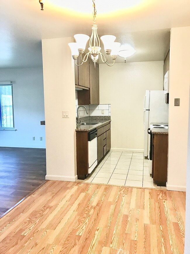 190 Eastmoor Ave in Daly City, CA - Building Photo - Building Photo