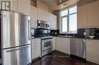 437 Roncesvalles Ave in Toronto, ON - Building Photo - Building Photo