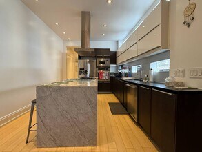 150 Fifth St in Toronto, ON - Building Photo - Building Photo