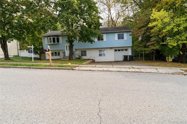 10 Congress Dr in Washingtonville, NY - Building Photo - Building Photo