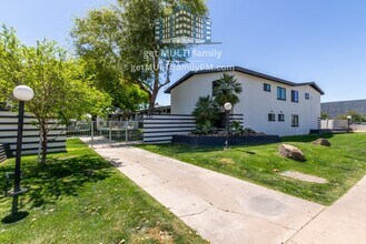 721 E Montebello Ave, Unit 202 in Phoenix, AZ - Building Photo - Building Photo