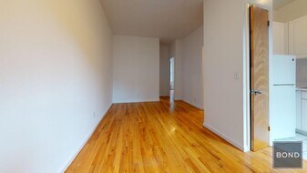 425 E 65th St in New York, NY - Building Photo