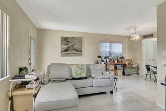 538 Normandy L in Delray Beach, FL - Building Photo - Building Photo