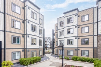 Edgewater in Edmonton, AB - Building Photo - Building Photo