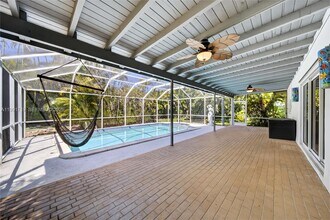 10142 SW 79th Ave in Miami, FL - Building Photo - Building Photo