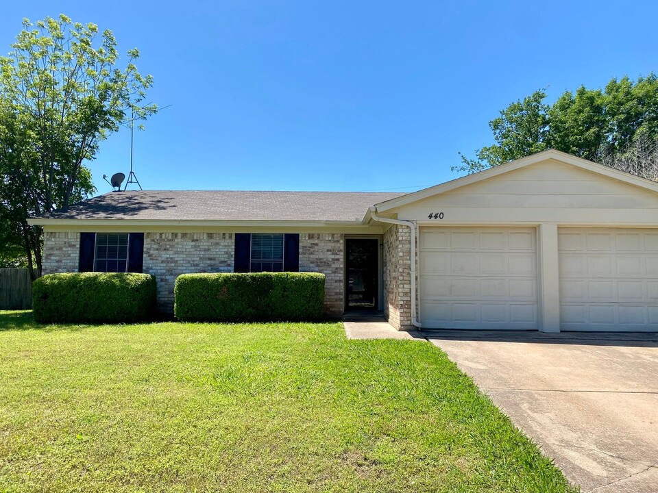 440 Black Oak Ln in Burleson, TX - Building Photo