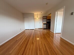 5 Arizona Ter, Unit 6 in Arlington, MA - Building Photo - Building Photo