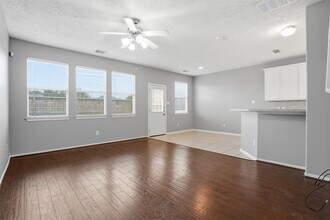 13084 Peppergate Ln in Houston, TX - Building Photo - Building Photo