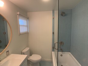 4317 Westlawn Ave, Unit rear in Los Angeles, CA - Foto de edificio - Building Photo