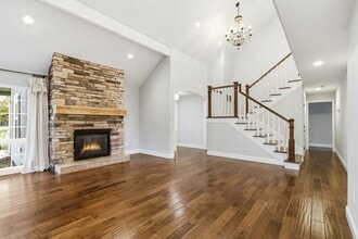 295 Cresta Vista Way in San Jose, CA - Foto de edificio - Building Photo