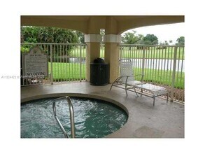 437 Vista Isles Dr in Plantation, FL - Building Photo - Building Photo