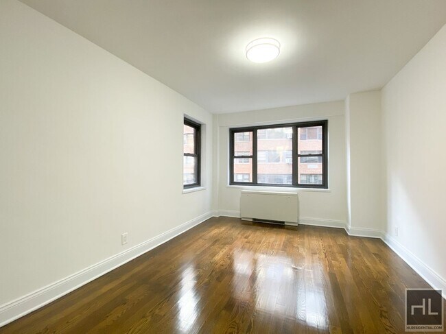 EAST 56 STREET in New York, NY - Building Photo - Building Photo