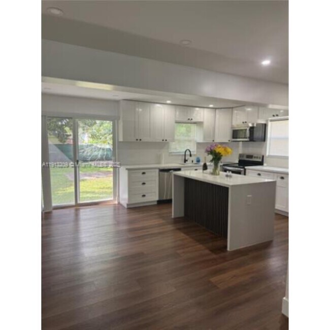 5636 NW 4th Ave in Miami, FL - Building Photo - Building Photo