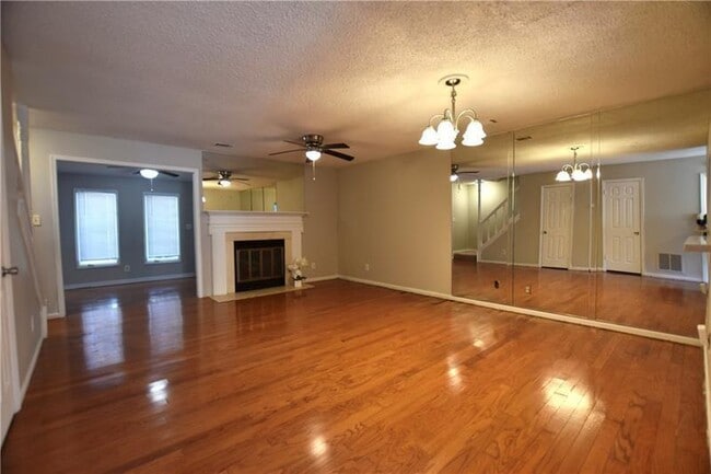 2125 Fairways Ct in Kennesaw, GA - Building Photo - Building Photo