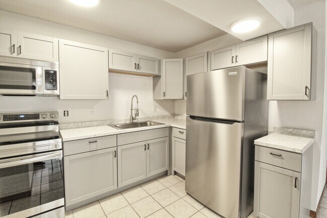 610-Carriage Court Apartments in Belvidere, IL - Building Photo - Building Photo