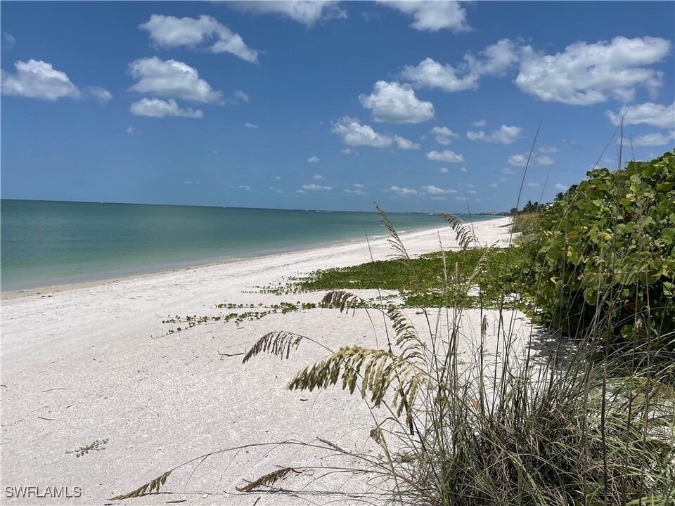 255 Barefoot Beach Blvd in Bonita Springs, FL - Building Photo