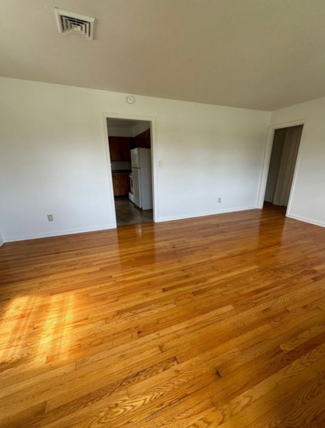 9826 Village Hwy, Unit 2 in Concord, VA - Foto de edificio - Building Photo