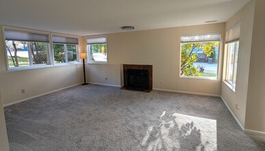 17801 Stone Ave N, Unit 17801 Stone Ave N in Shoreline, WA - Foto de edificio - Building Photo