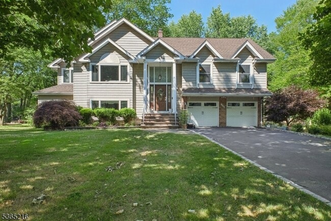 property at 195 Chaucer Dr