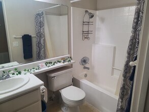 235 S Cross Creek Rd in Orange, CA - Building Photo - Building Photo