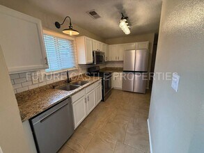 6315 La Habra Ln NE in Albuquerque, NM - Building Photo - Building Photo