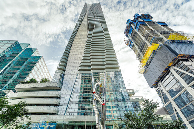 1 Bloor St E in Toronto, ON - Building Photo - Building Photo