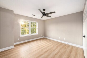 302 Harbor Cir in Montgomery, TX - Building Photo - Building Photo