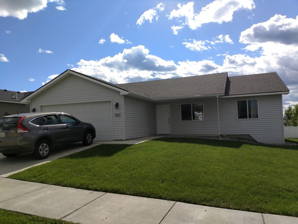 2805 N Madeira Loop in Post Falls, ID - Building Photo