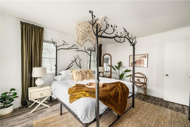 property at 970 Charles Allen Dr NE