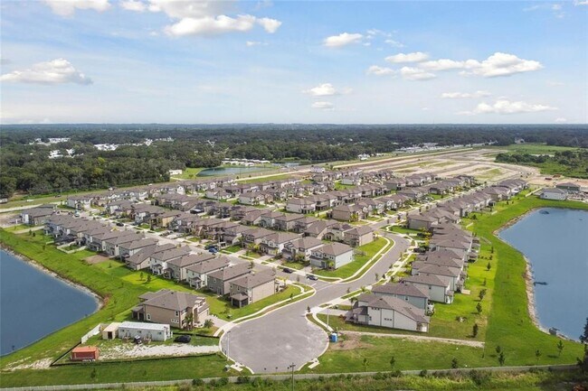 3258 Autumn Rock Dr in Zephyrhills, FL - Building Photo - Building Photo