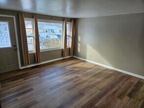 3922 Springwood Dr in Fort Wayne, IN - Foto de edificio - Building Photo