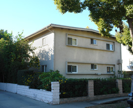 10864 Blix St in North Hollywood, CA - Building Photo - Building Photo