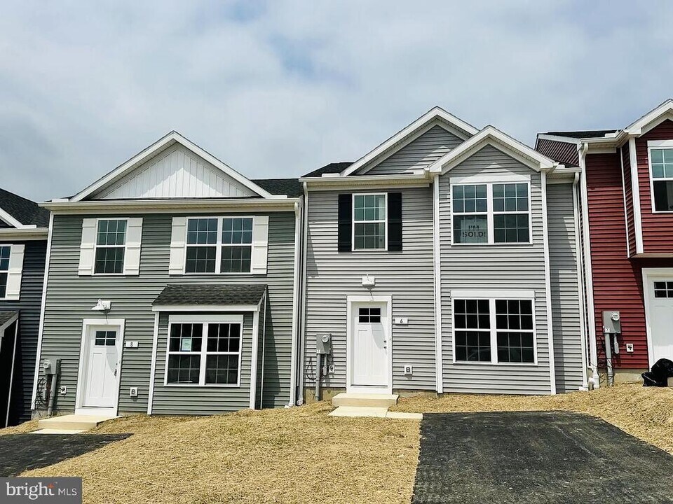 6 Lismore Pl in Mechanicsburg, PA - Building Photo