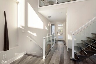 429 W 86th St in Indianapolis, IN - Foto de edificio - Building Photo