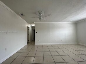 15260 SW 80th St in Miami, FL - Foto de edificio - Building Photo