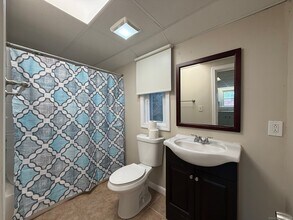 54 Liberty St in Stonington, CT - Building Photo - Building Photo