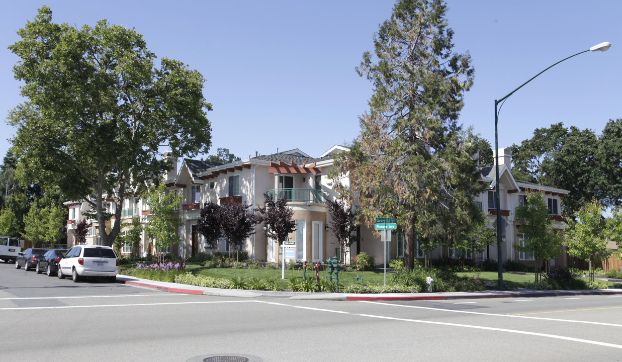 1539 Geary Rd in Walnut Creek, CA - Foto de edificio