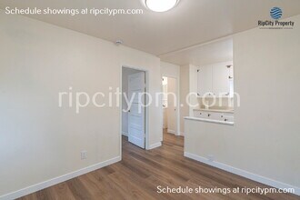 424 Division St in Oregon City, OR - Building Photo - Building Photo