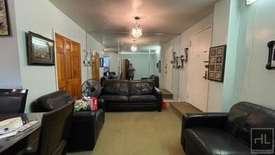 BRIGHT AND LARGE 2 BEDROOMS RUGBY ROAD/P in Brooklyn, NY - Building Photo - Building Photo
