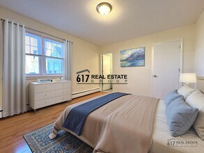 2018 Commonwealth Ave in Boston, MA - Building Photo - Building Photo