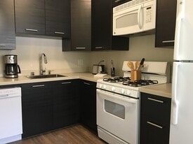 Highland Apartments in Burlingame, CA - Building Photo