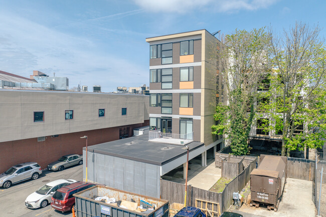 Porter Square Lofts in Cambridge, MA - Foto de edificio - Building Photo