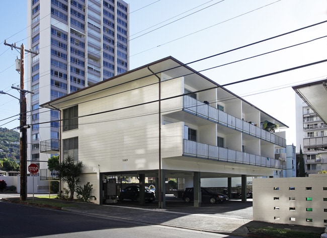 1669 Kewalo St in Honolulu, HI - Foto de edificio - Building Photo
