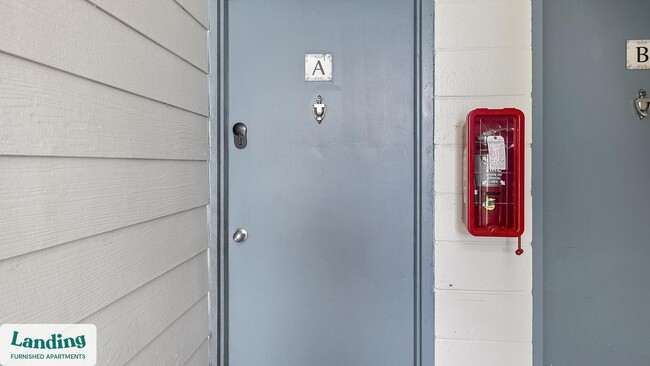 612 Bass Ct in Dunedin, FL - Foto de edificio - Building Photo