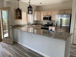 8880 E Paraiso Dr, Unit 221 in Scottsdale, AZ - Foto de edificio - Building Photo