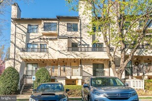 9804 Hellingly Pl in Montgomery Village, MD - Building Photo