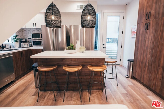 property at 803 N Harvard Blvd