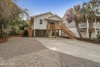 313 Greenville Ave in Carolina Beach, NC - Building Photo - Building Photo