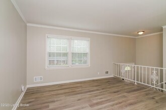 3208 Cabinwood Dr in Louisville, KY - Foto de edificio - Building Photo