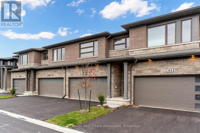 4552 Portage Rd in Niagara Falls, ON - Building Photo - Building Photo